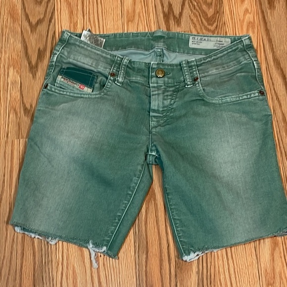 Diesel Vintage Low rise Green Cut-Off Jean Shorts, midi, 27 - Picture 9 of 9